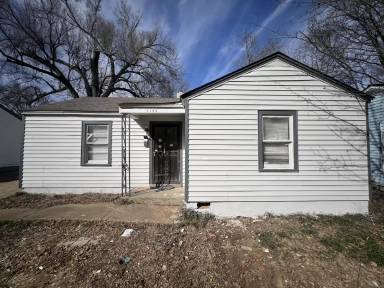 Main picture of 4100 Leroy Ave