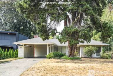Main picture of 215 110th Ave SE
