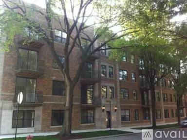 Main picture of 4759 N Maplewood Ave