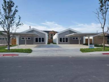 Main picture of 1305 E Iris Ave