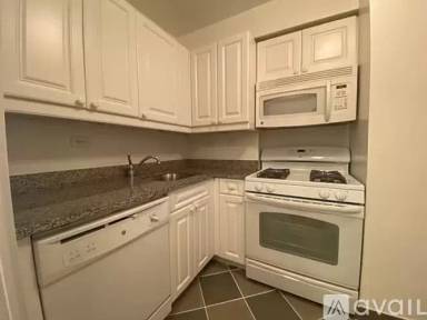Main picture of 51 W 51st St