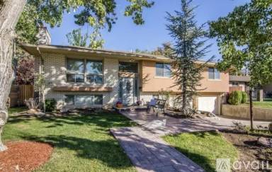 Main picture of 6629 S Guntherwoods Ln