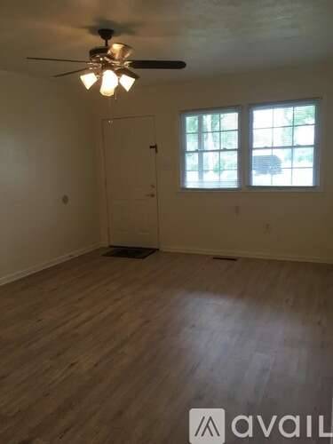 Main picture of 465 Zea St