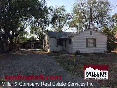 Main picture of 1112 S Navajo St