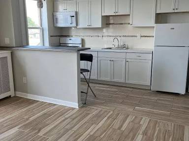 Main picture of 5-7 Royalton Pl
