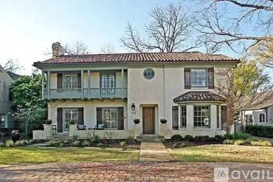 Main picture of 8371 Southwestern Blvd