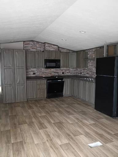 Main picture of 4250 Blount Rd