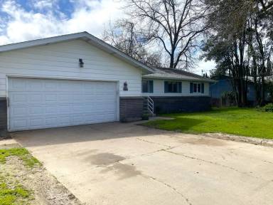 Main picture of 1735 Belcher Ave
