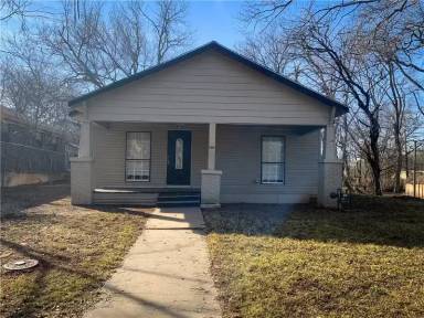 Main picture of 1111 E Whittaker St