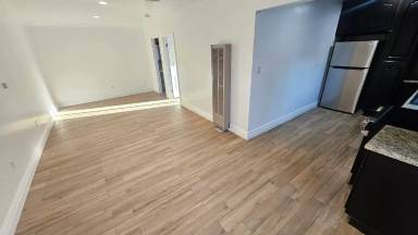 Main picture of 1119 S Chester Ave
