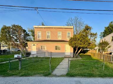 Main picture of 2511 S Snyder Ave