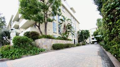 Main picture of 4949 Genesta Ave