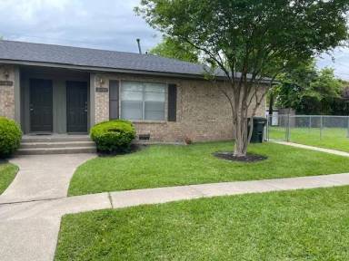Main picture of 106 Hardy St