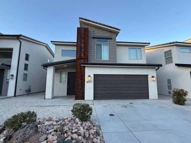 Main picture of 4007 E Cerro Way