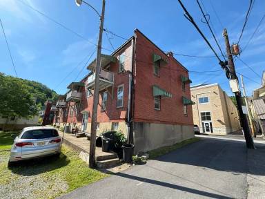 Main picture of 233 Bank St
