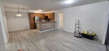 Main picture of 811 Lyons Rd