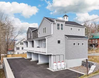 Main picture of 65 Main St
