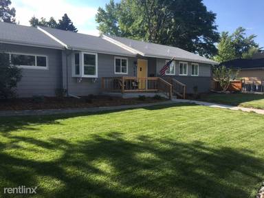 Main picture of 695 W Caley Cir