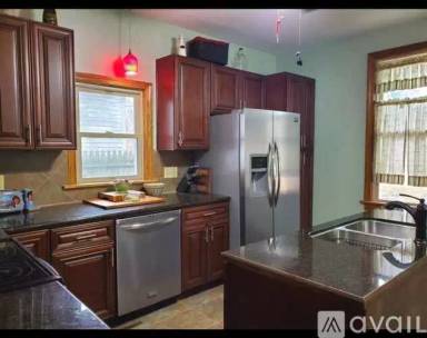 Main picture of 207 E Burgess St