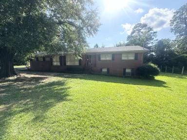 Main picture of 1618 Cambridge Dr