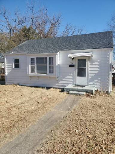 Main picture of 732 Melville Ave