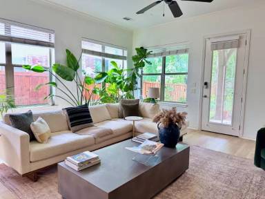 Main picture of 5934 Lewis St