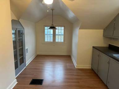 Main picture of 70 Clifton Dr