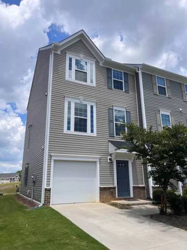 Main picture of 512 Autumn Cure Ct