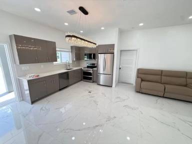 Main picture of 6319 Southgate Blvd