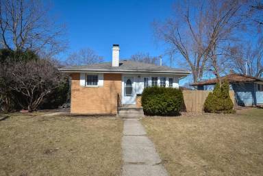 Main picture of 6465 N 58th St