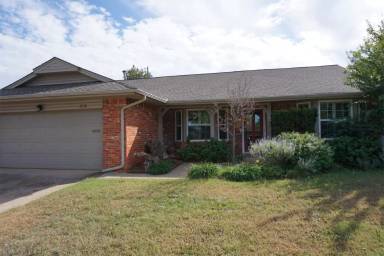 Main picture of 2712 NW 59th St