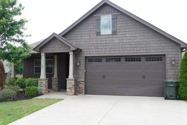 Main picture of 601 Castlestone Dr