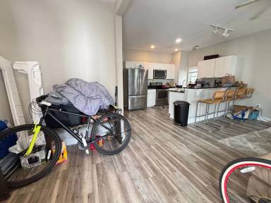 Main picture of 7 Carondolet St