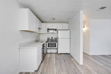 Main picture of 304 Orland St