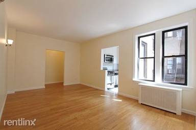 Main picture of 218 W 10th St
