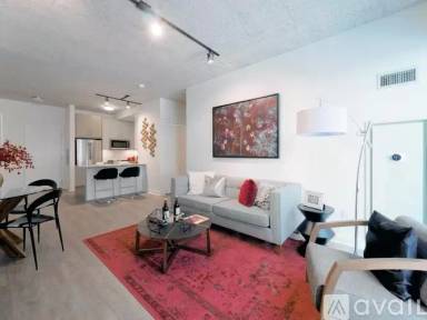 Main picture of 450 E Ohio St