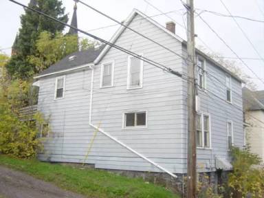 Main picture of 226 1/2 E 5th St