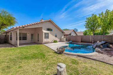 Main picture of 15448 S 44th Pl