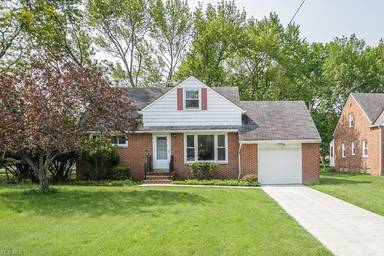 Main picture of 25634 Glenbrook Blvd