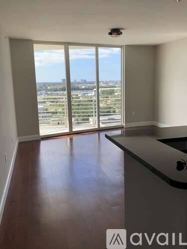 Main picture of Slade Condo