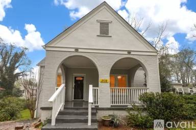 Main picture of 2728 Harris St