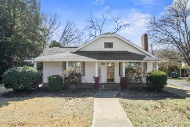 Main picture of 21008 Catawba Ave