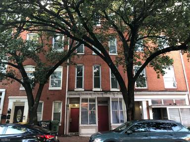 Main picture of 822 W Lombard St