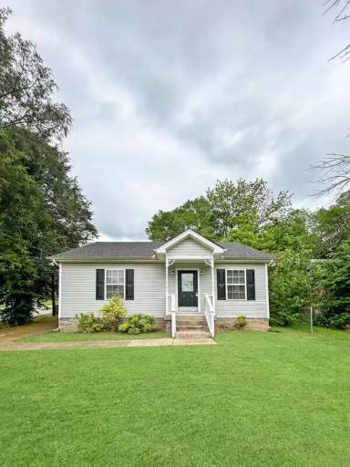 Main picture of 2435 Whites Creek Pike