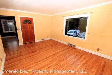 Main picture of 9224 Mary Ave NW
