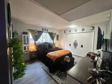 Main picture of 231 N La Peer Dr