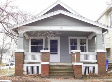 Main picture of 1841 Grande Ave SE