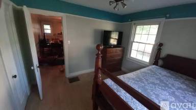 Main picture of 1236 Valley Dr