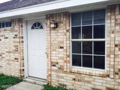 Main picture of 805 W Bronze Dr