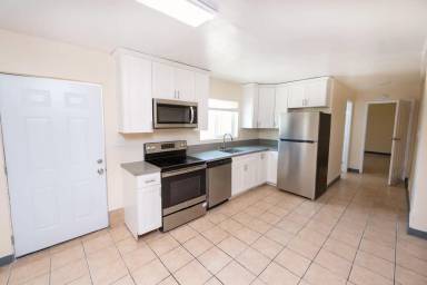 Main picture of 5448 Encina Dr